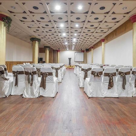 Oyo 821 Hotel Dinasti Makassar Extérieur photo