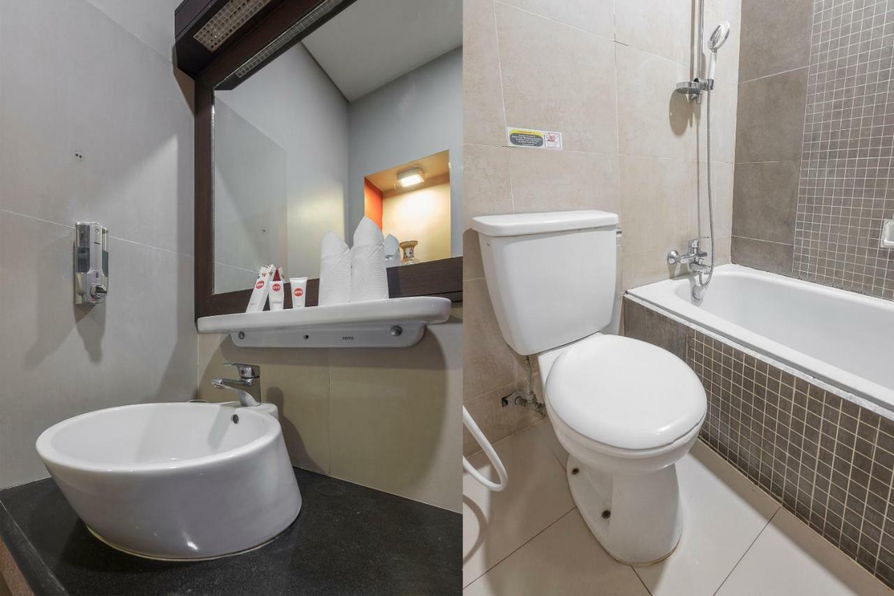 Oyo 821 Hotel Dinasti Makassar Extérieur photo