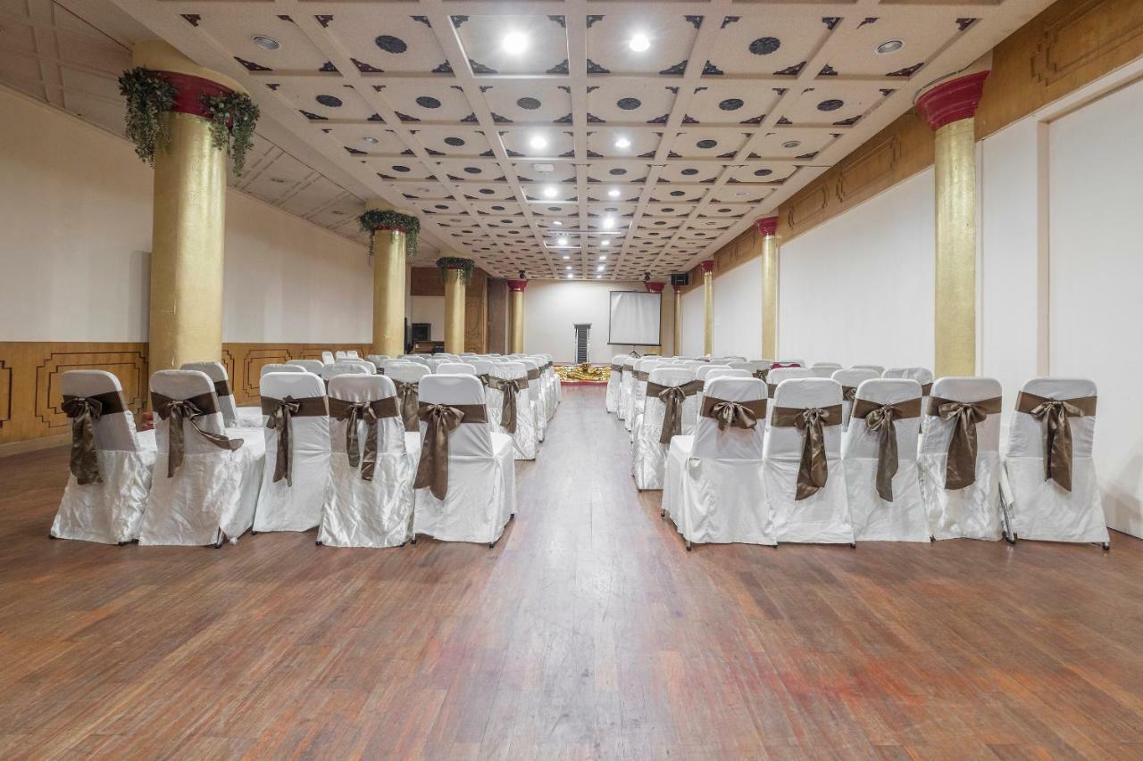 Oyo 821 Hotel Dinasti Makassar Extérieur photo